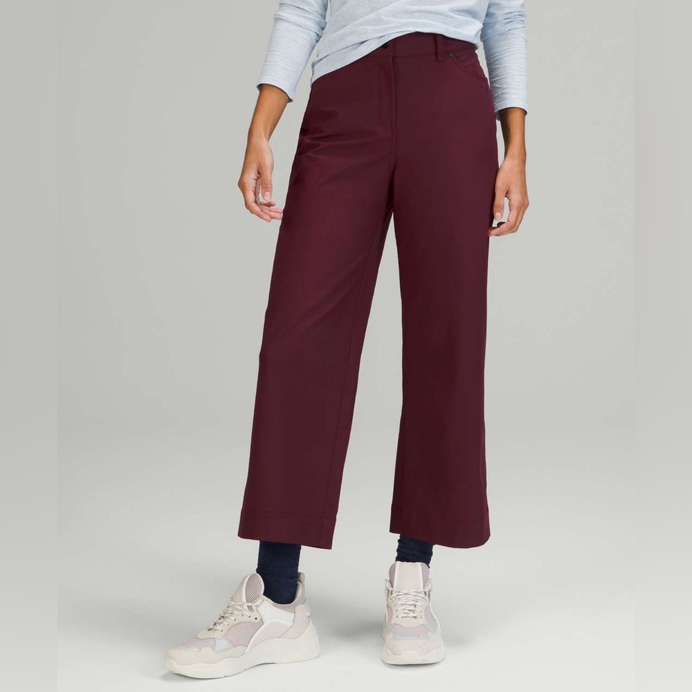 [sold] Lululemon Women’s *Cropped* City Sleek 5 Pocket Wide Leg Pant in Cassis